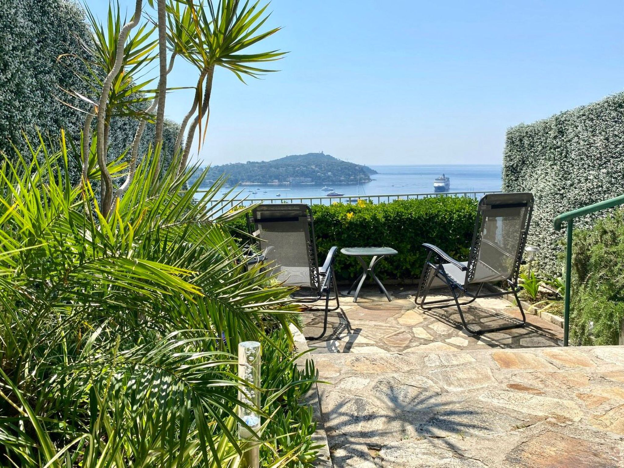 Studio mit großzügiger Terrasse und Panoramablick-Outside