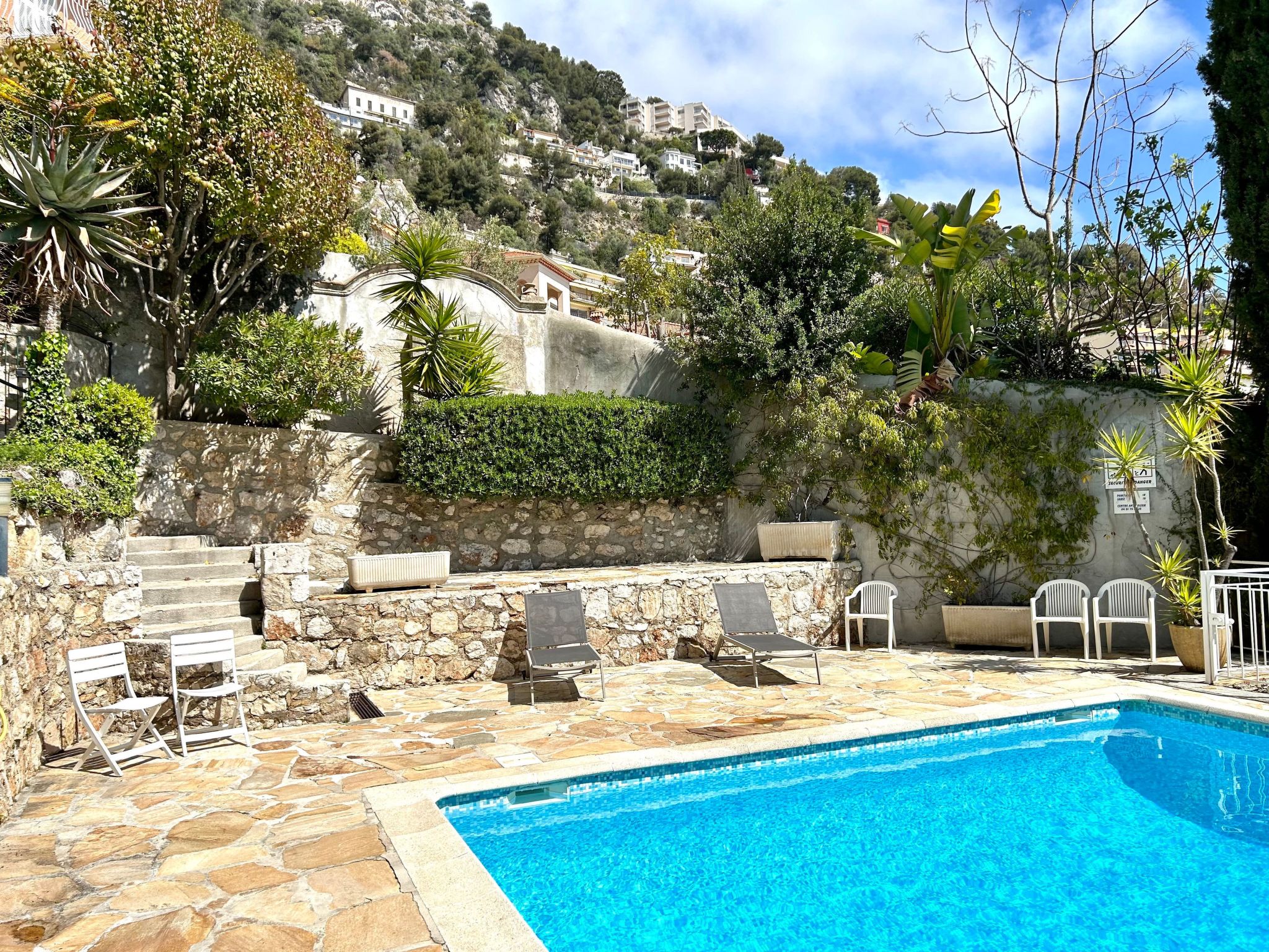 Studio mit großzügiger Terrasse und Panoramablick-Outside