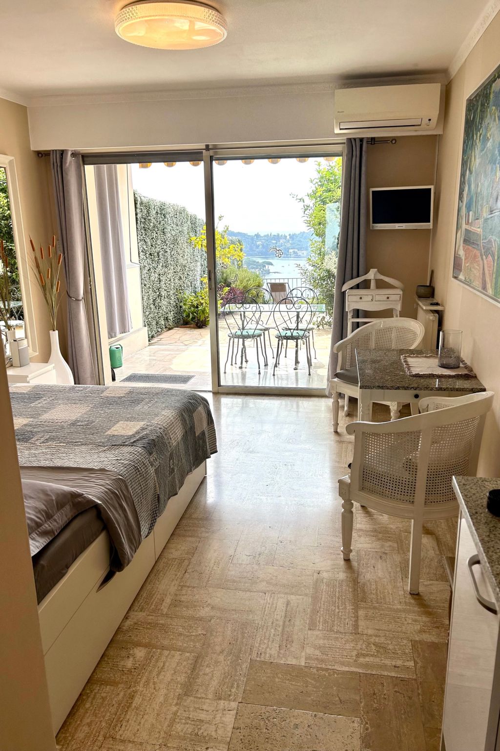 Studio mit Terrasse und Panoramablick-Image-tags.info