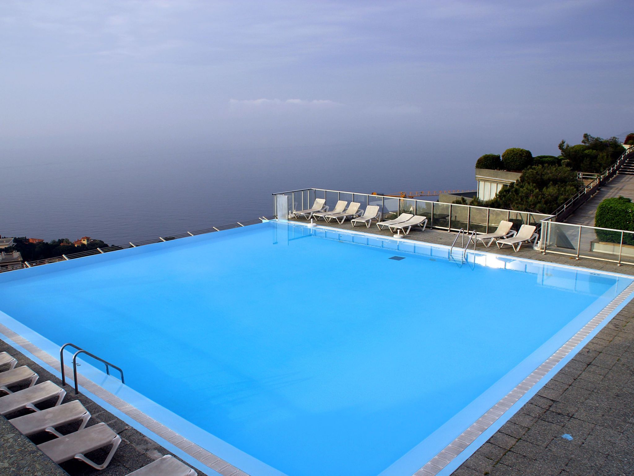 Photo of mit Pool Infinity