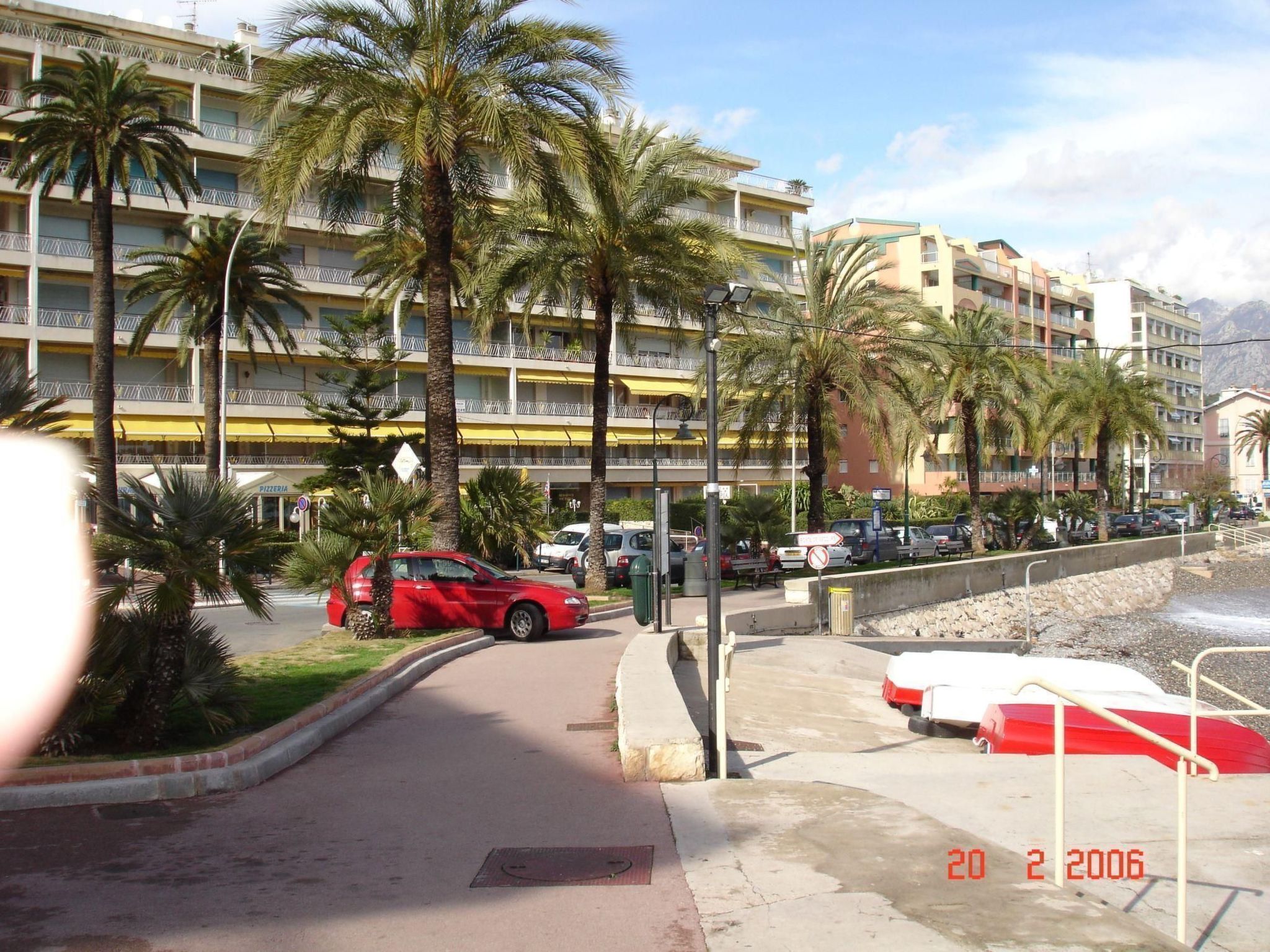 Ruhige Tourismusmöblierung mit Balkon und Pool - Image-tags.info