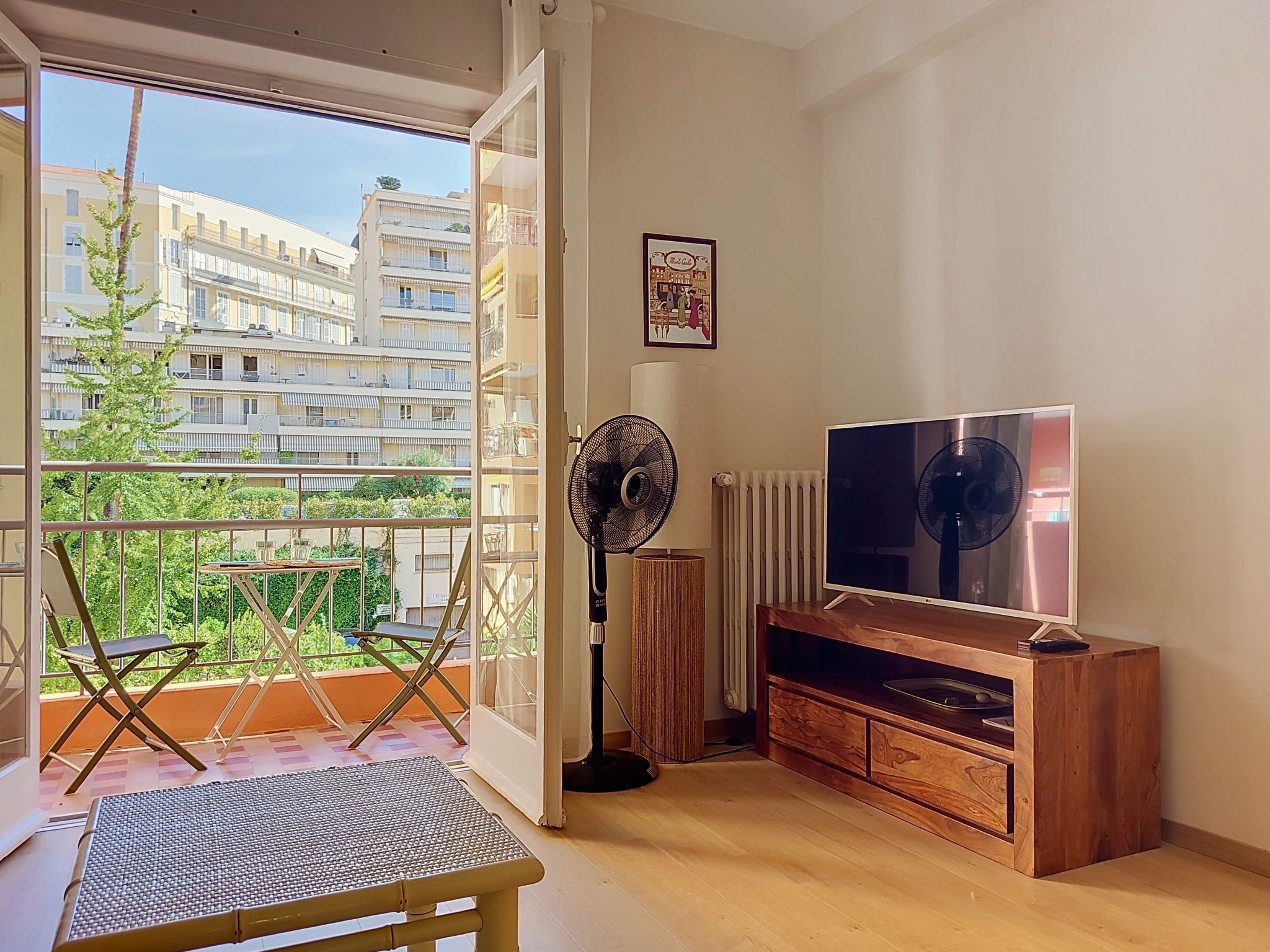 Le Magellan — Living Room (2 of 36)