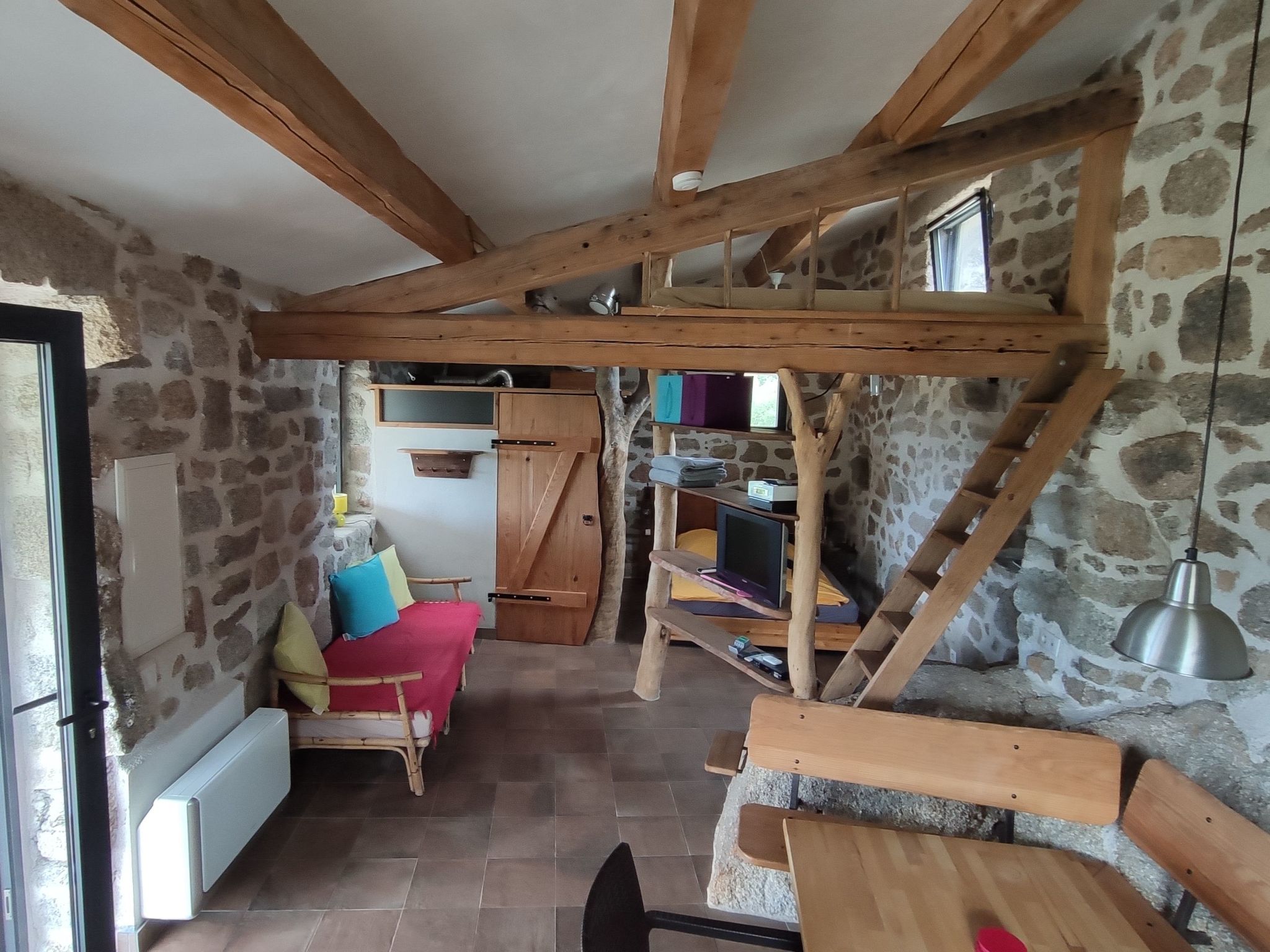 In idyllischer Lage im Süden Korsikas-Drinnen