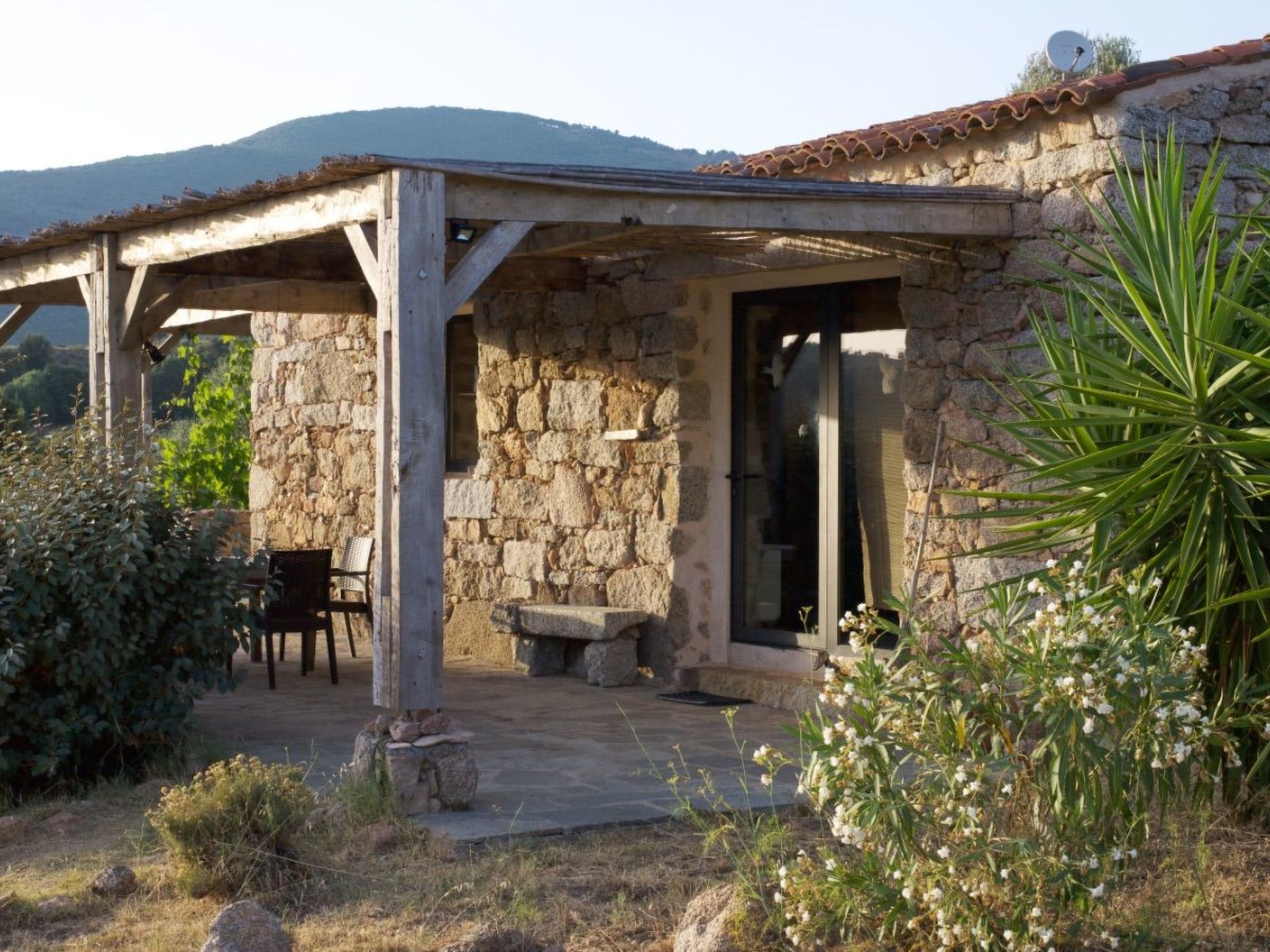 In idyllischer Lage im Süden Korsikas-Drinnen