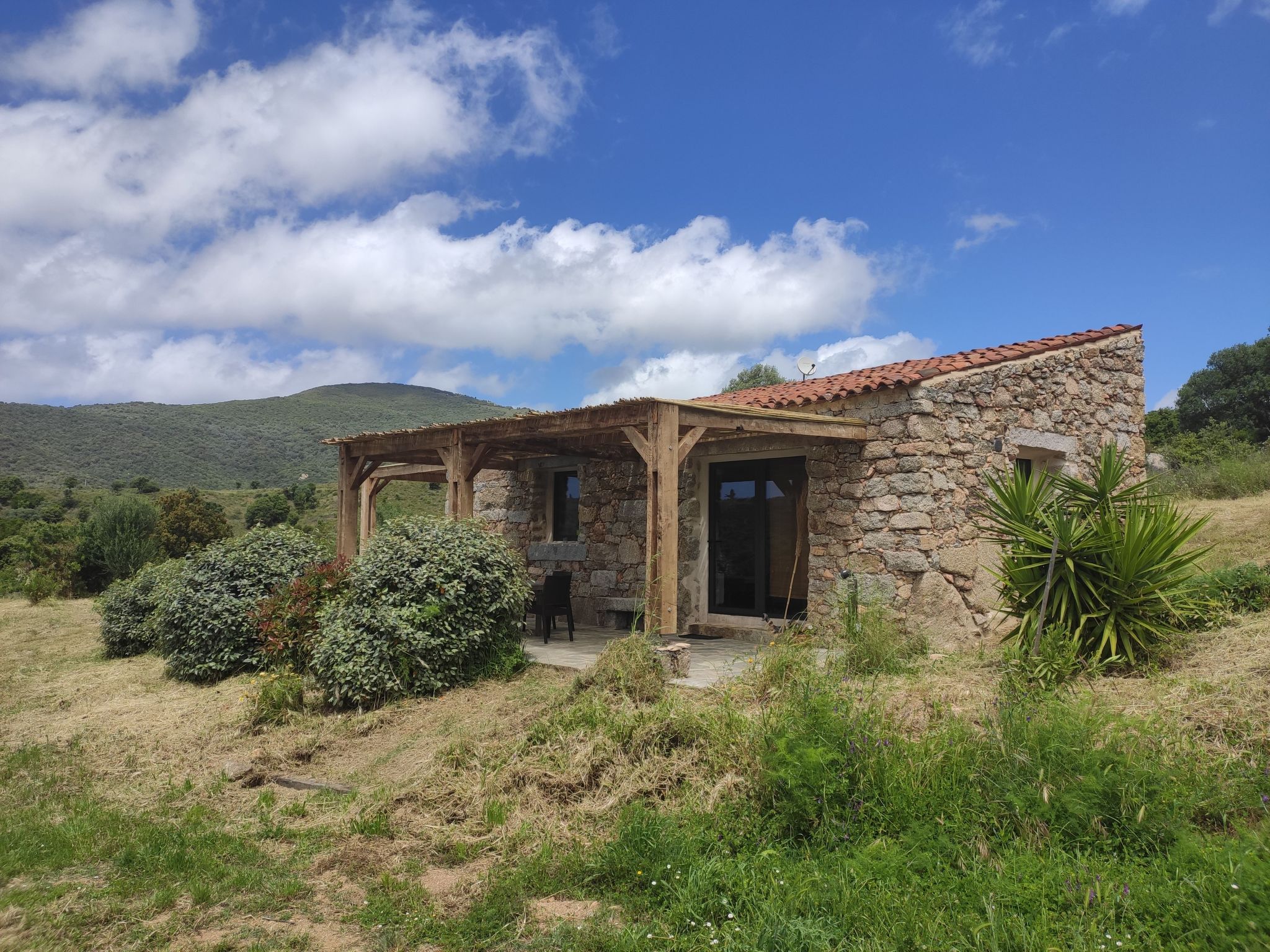 In idyllischer Lage im Süden Korsikas-Drinnen
