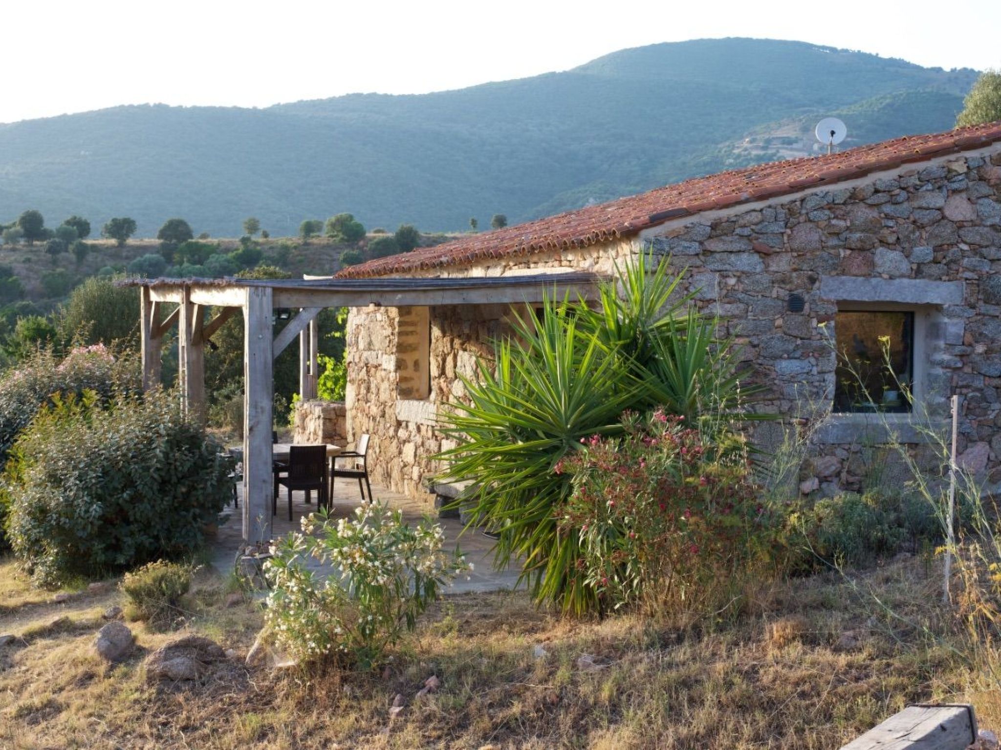 In idyllischer Lage im Süden Korsikas-Drinnen