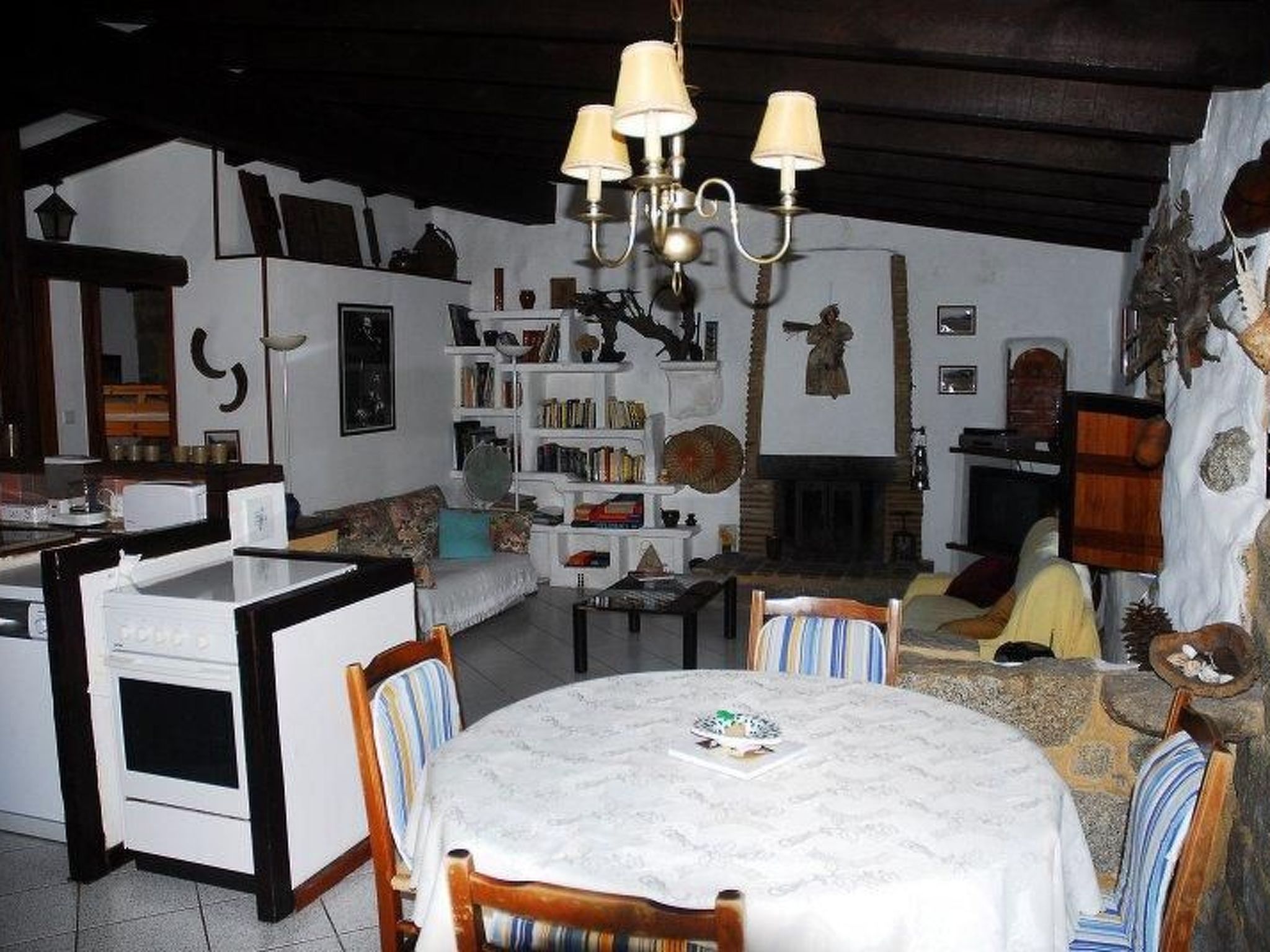 In Sartène mit Eigener Terrasse-Drinnen