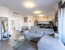 Nieuw modern appartement in Bonifacio met zwembad, vlakbij zee en golf - thumbnail 6