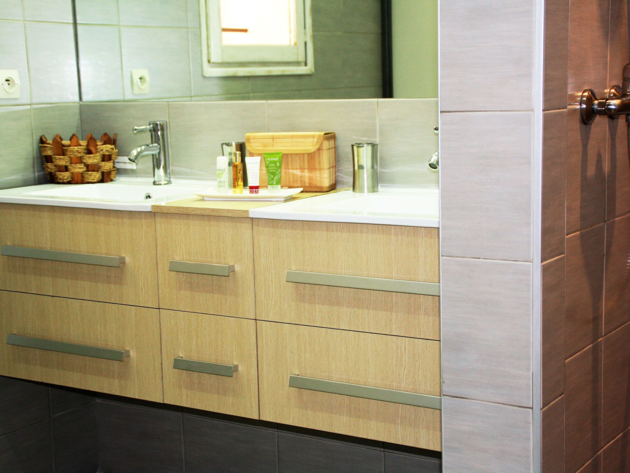 Mit Meerblick, 500m bis zum Strand-Binnen