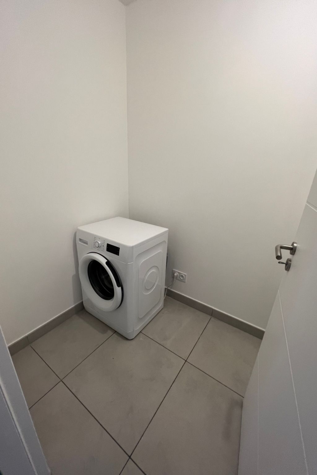 Neue Wohnung 2 Minuten vom Hafen entfernt-Binnen