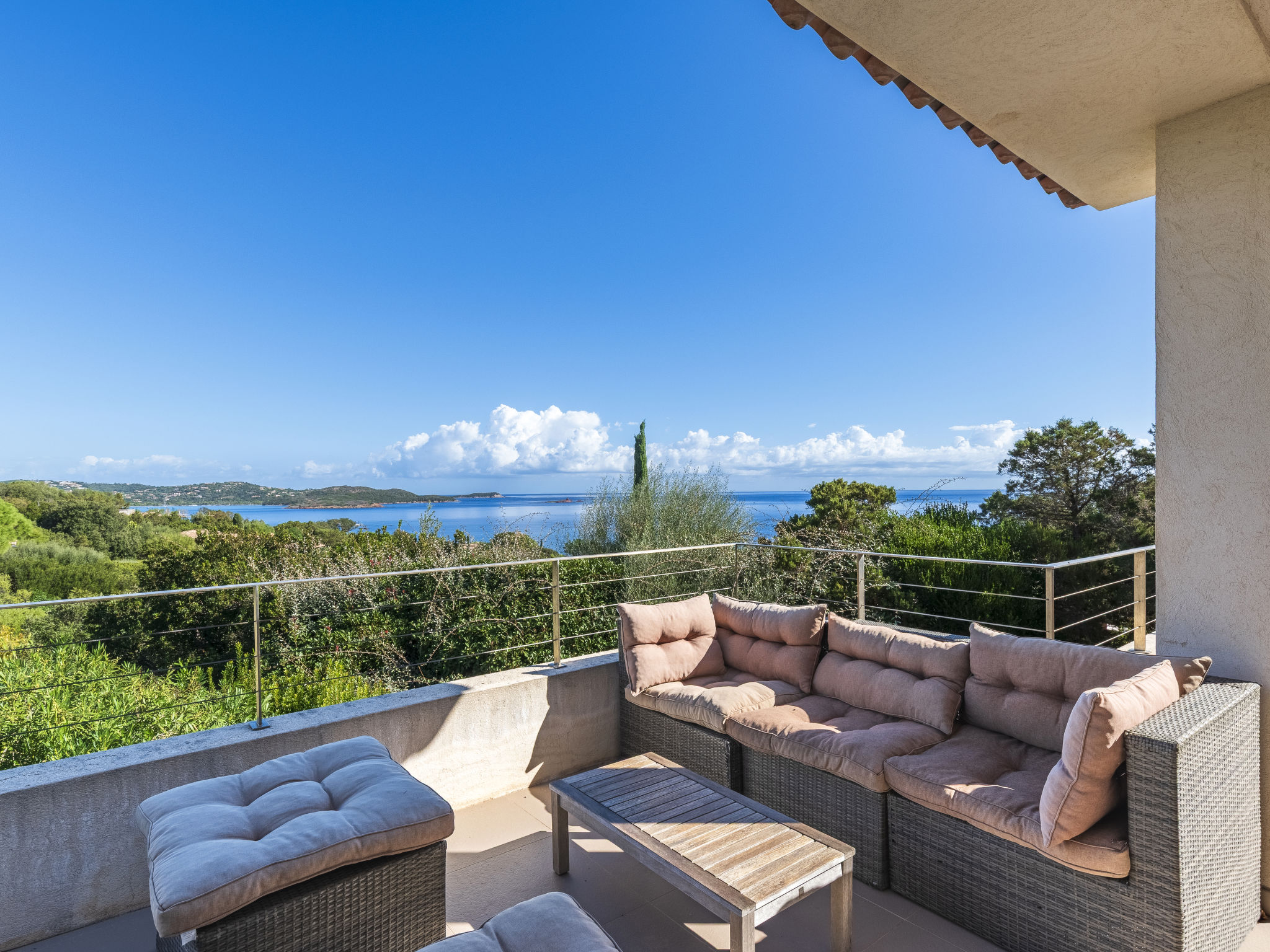 Cala Rossa - Outside