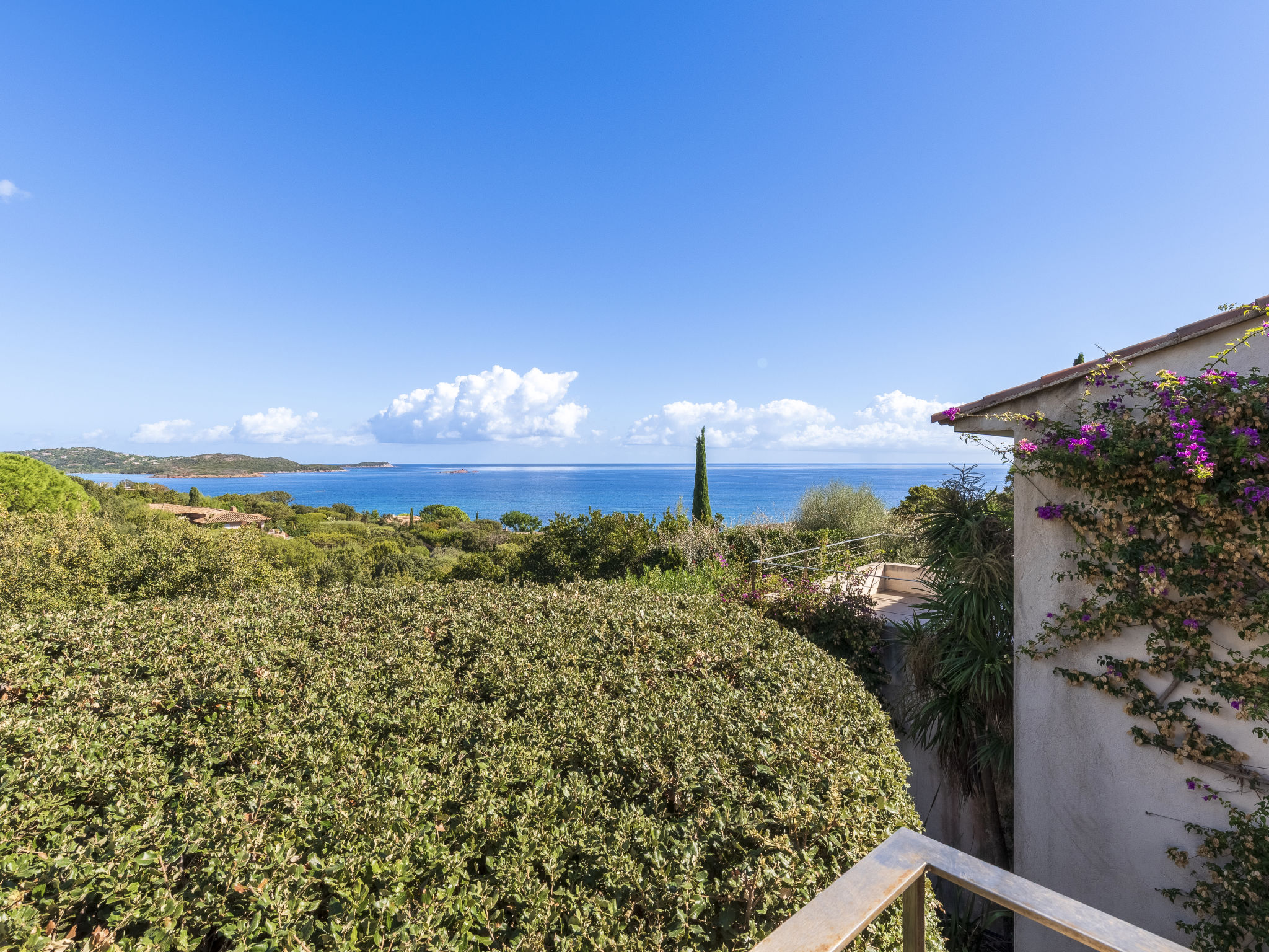 Cala Rossa - Outside