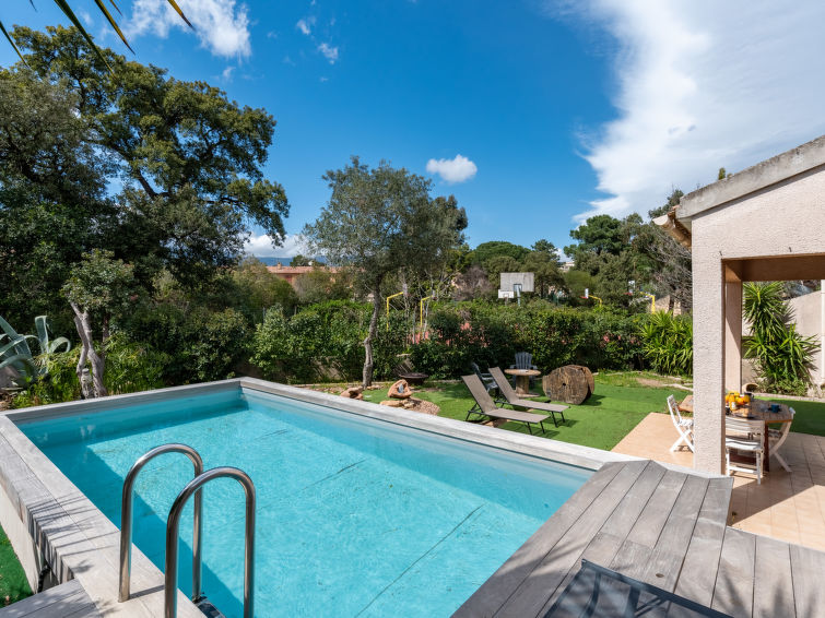 Op 1,0 km van zee: Vrijstaand vakantiehuis met privézwembad in Porto Vecchio in Porto Vecchio