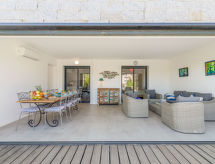 Stijlvol appartement Bastion bij Porto Vecchio met zwembad en bergzicht - thumbnail 2