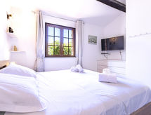 Gerenoveerd appartement met tuin in het hart van Porto-Vecchio - thumbnail 4