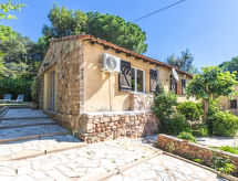 Gerenoveerd appartement met tuin in het hart van Porto-Vecchio - thumbnail 2