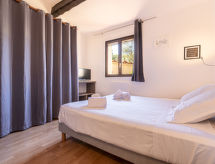 Gerenoveerd appartement met tuin in het hart van Porto-Vecchio - thumbnail 5