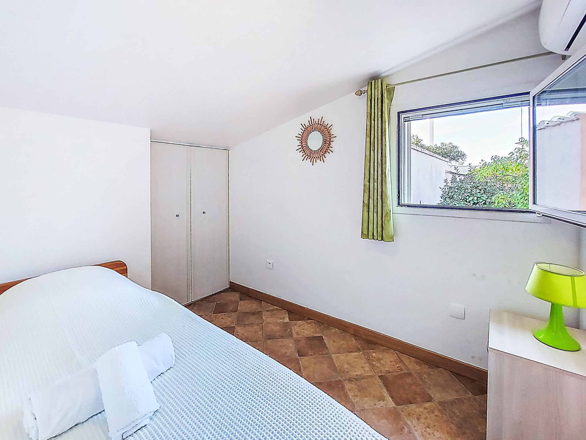 Marina Di Santa Giulia-Binnen