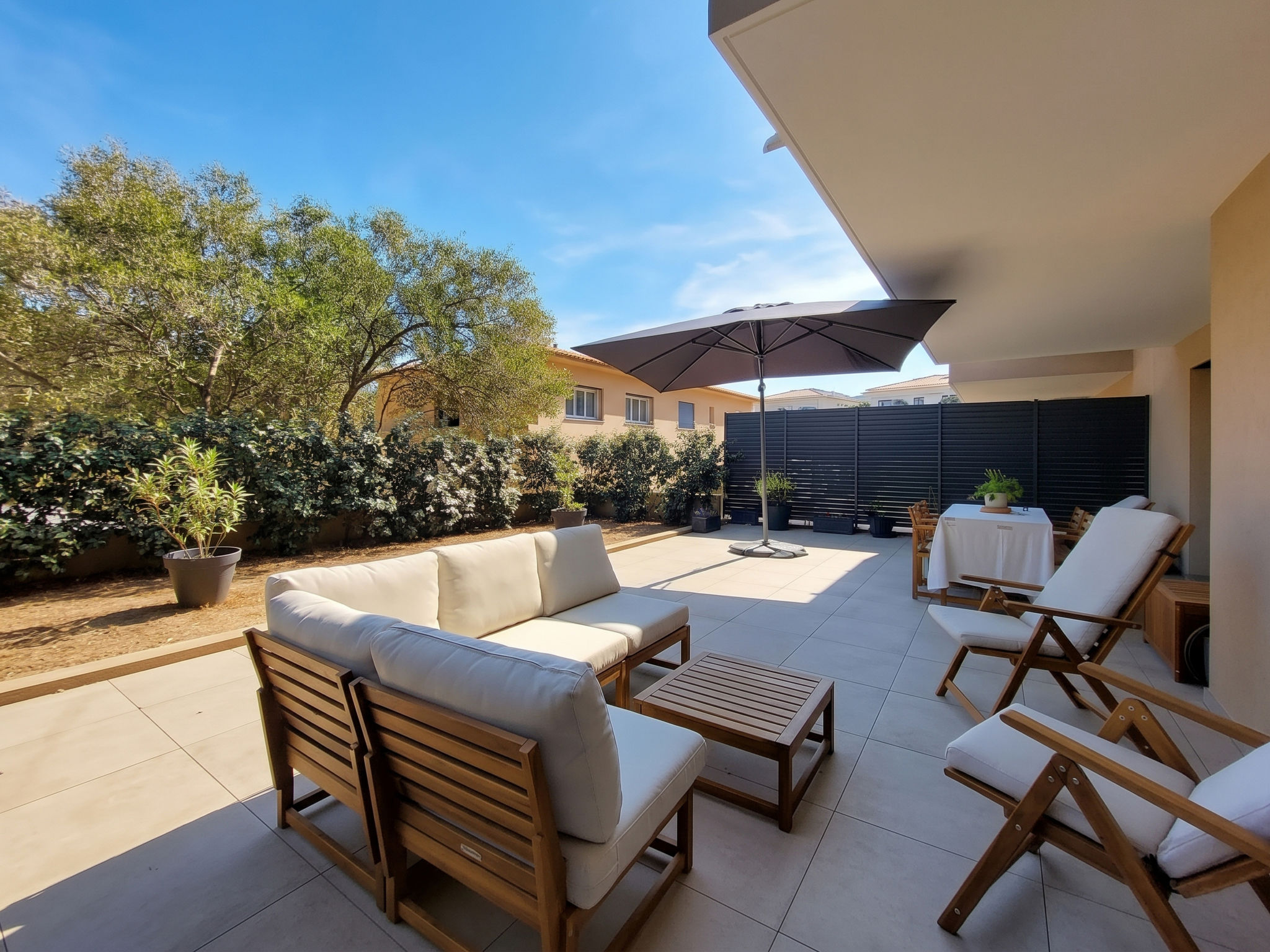 Victoria — Terrace (3 of 23)
