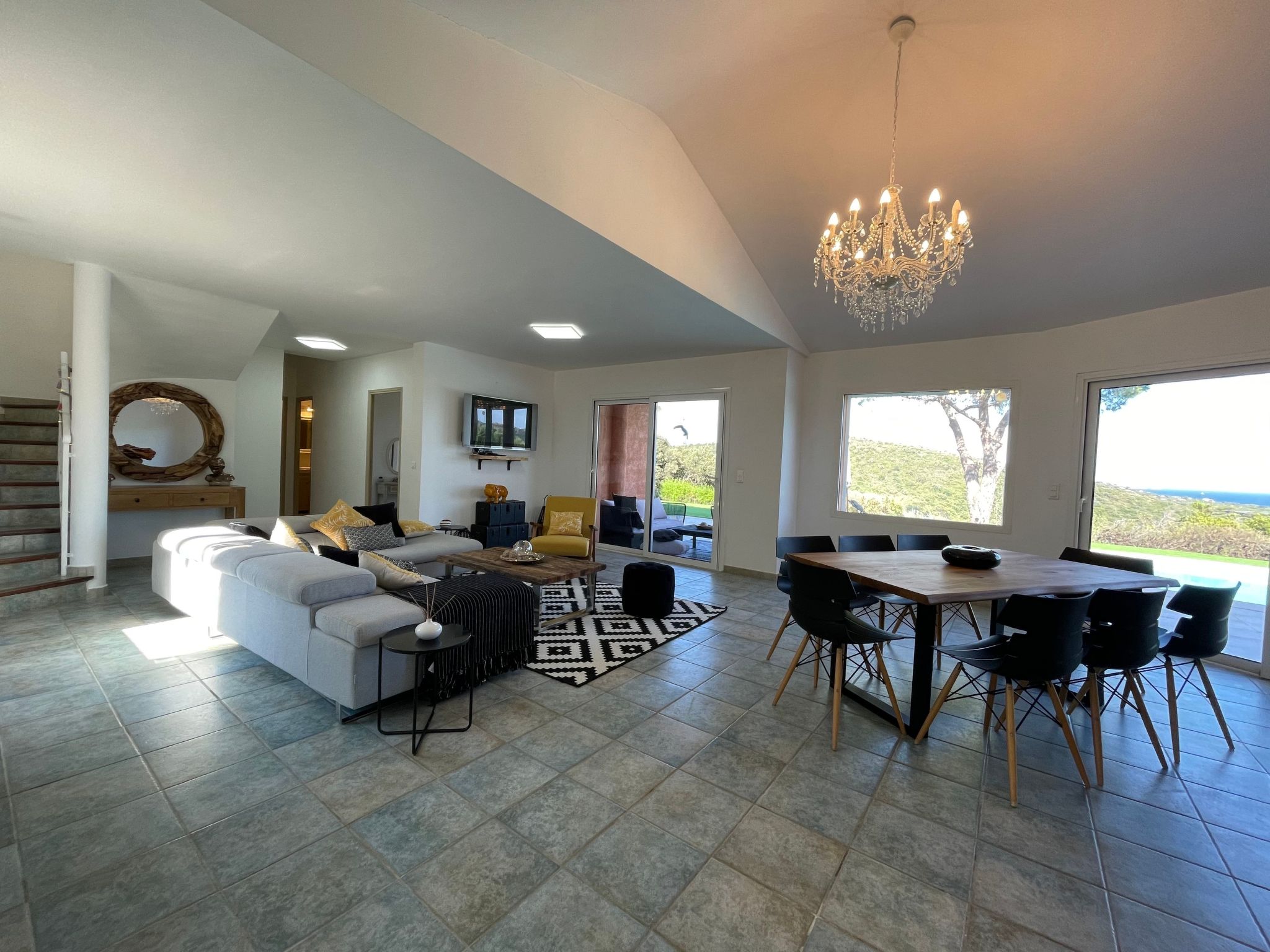 Ferienvilla "Azura" mit eigenem Pool-Binnen