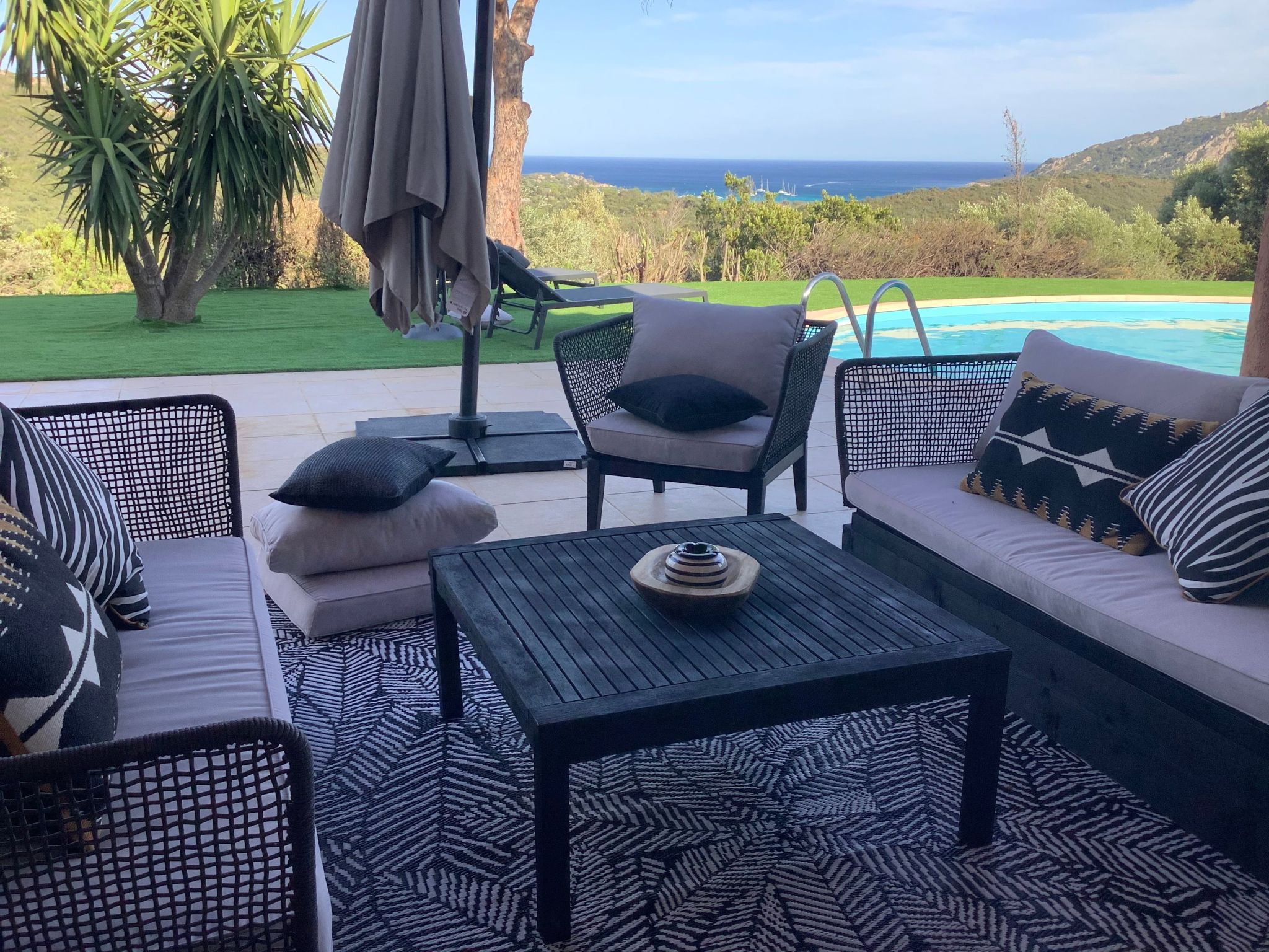 Ferienvilla "Azura" mit eigenem Pool-Binnen