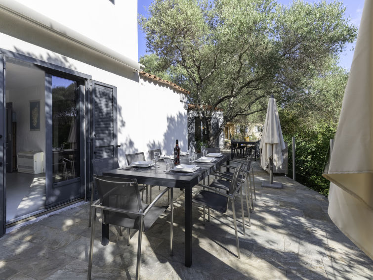 Search and Stay destination Porto-Vecchio, Corse - France from AU$ 867. Villa Romana