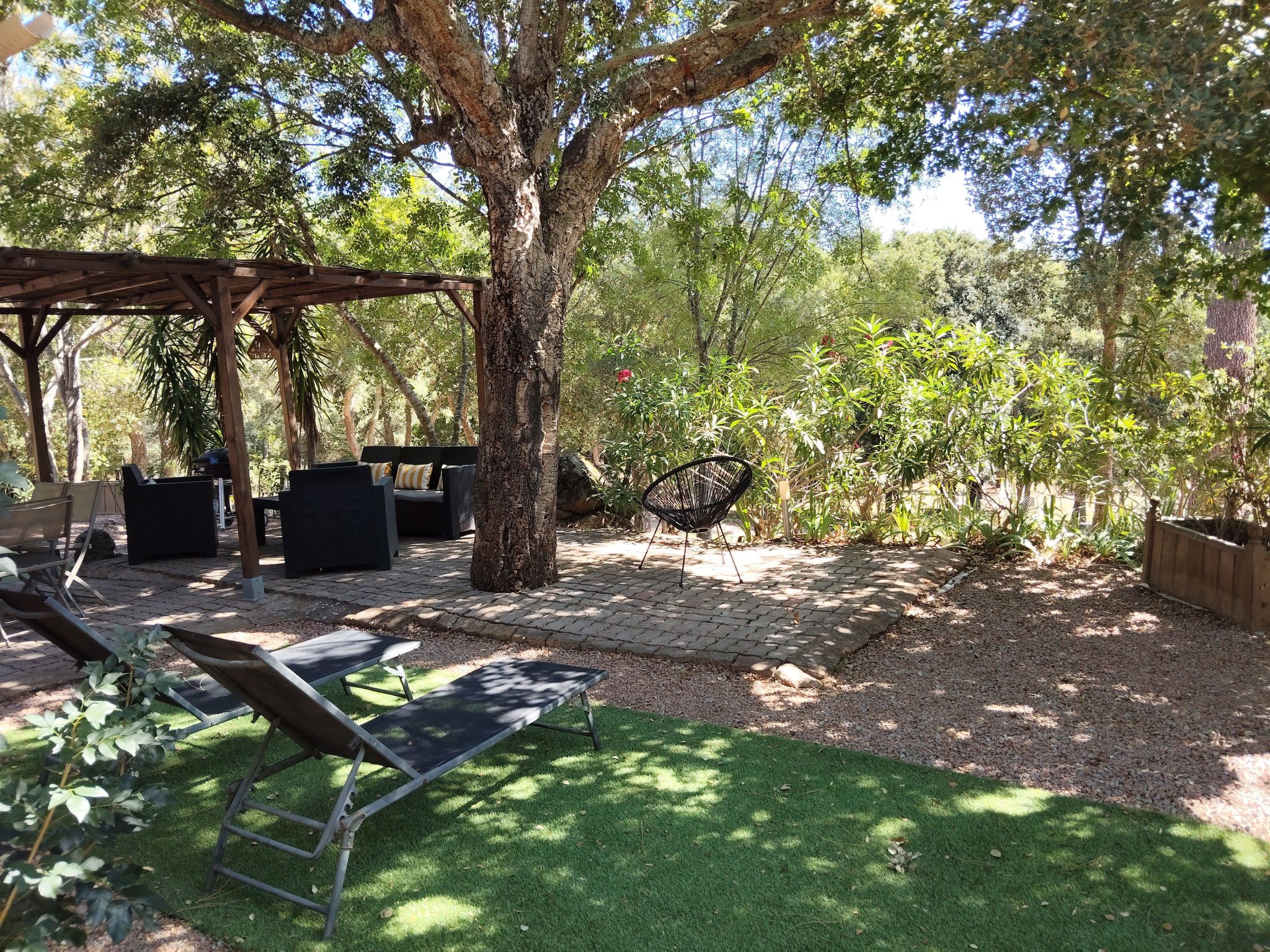 Gites Albareddu-Outside