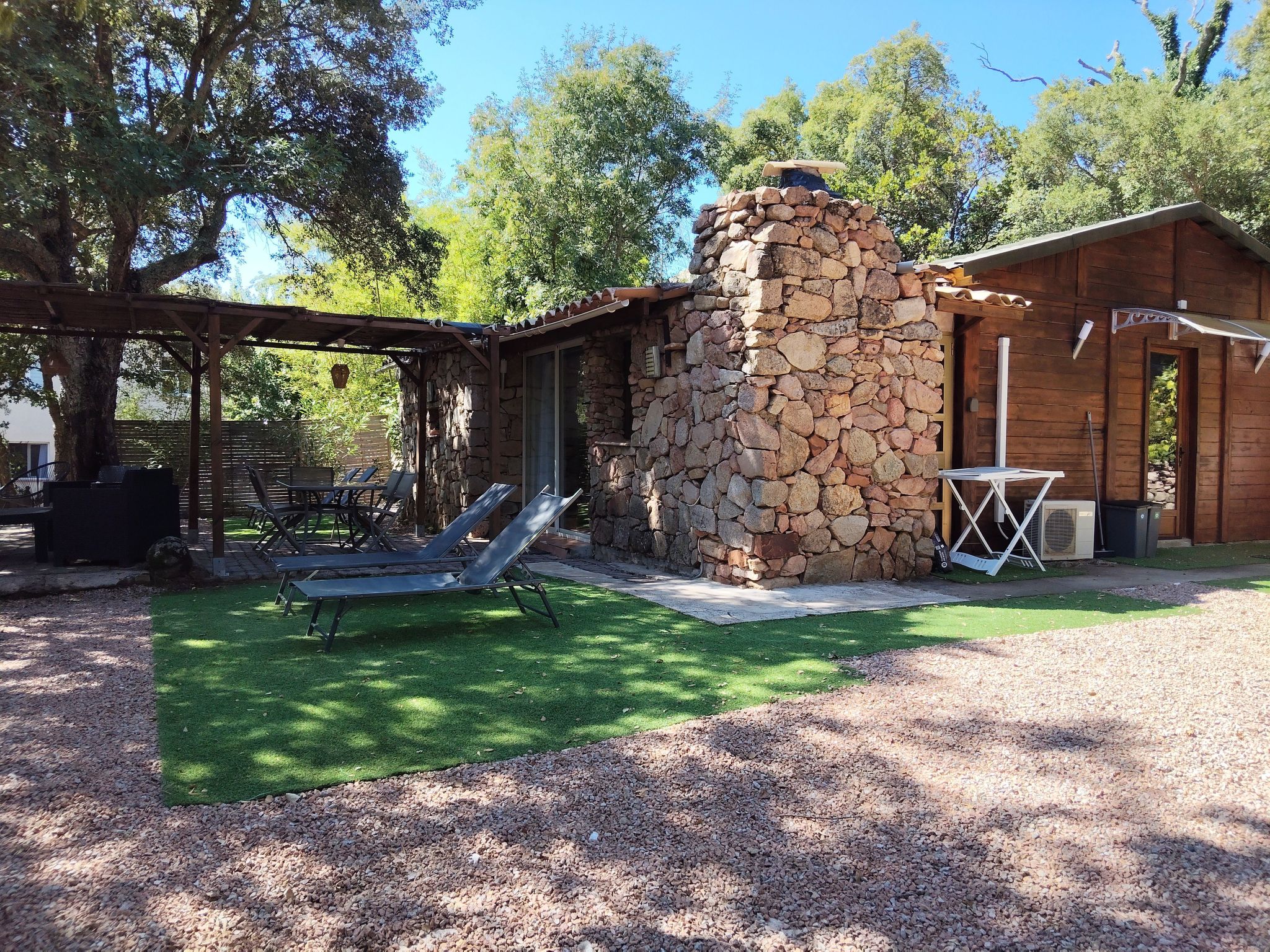 Gites Albareddu-Outside