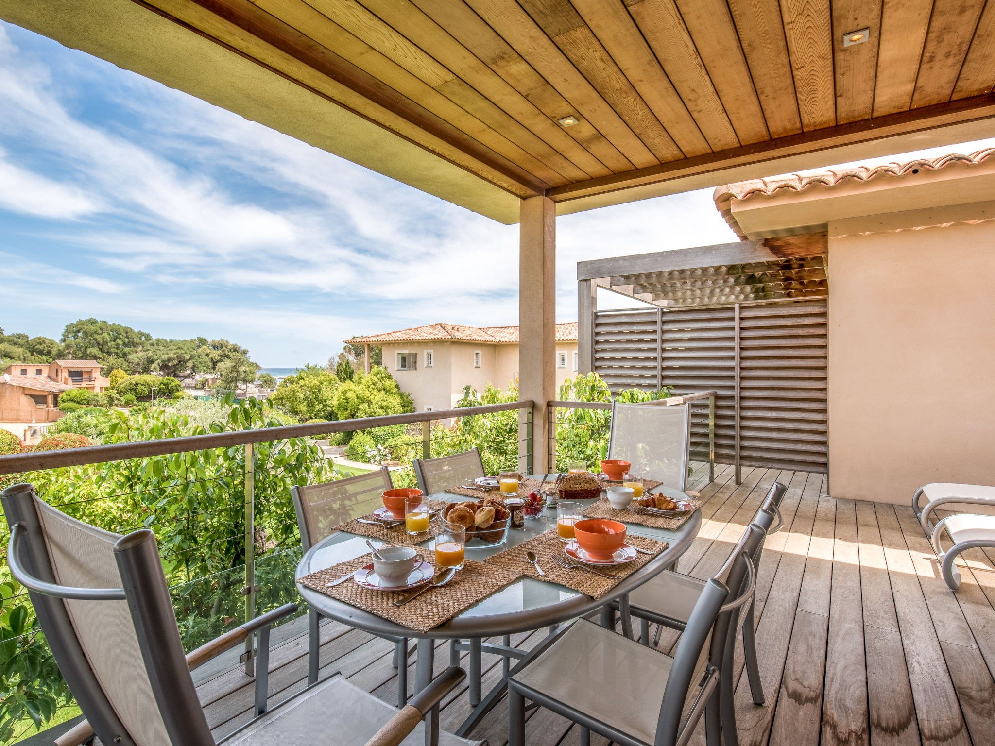 Ferienhaus mit umzäuntem Garten in Sainte Lucie Porto Vecchio (Frankreich) und 1 Hund erlaubt