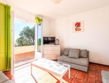 Rustiek appartement T3 nabij strand Solenzara, omheinde tuin & BBQ - thumbnail 6