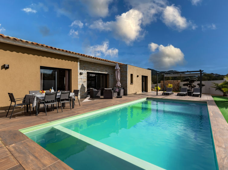 Search and Stay destination Lecci, Corse - France from AU$ 756. Villa les lieges
