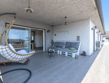 Centraal gelegen vakantiewoning in Aléria, op loopafstand van zee en strand - thumbnail 1