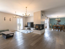 Centraal gelegen vakantiewoning in Aléria, op loopafstand van zee en strand - thumbnail 2