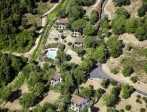 Vrijstaand vakantiehuis voor 10 personen met zwembad en uitzicht bij Ghisonaccia - thumbnail 1