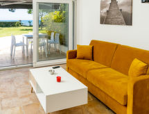 Appartement vlakbij zee met zwembad en omheinde tuin in Ghisonaccia - thumbnail 3