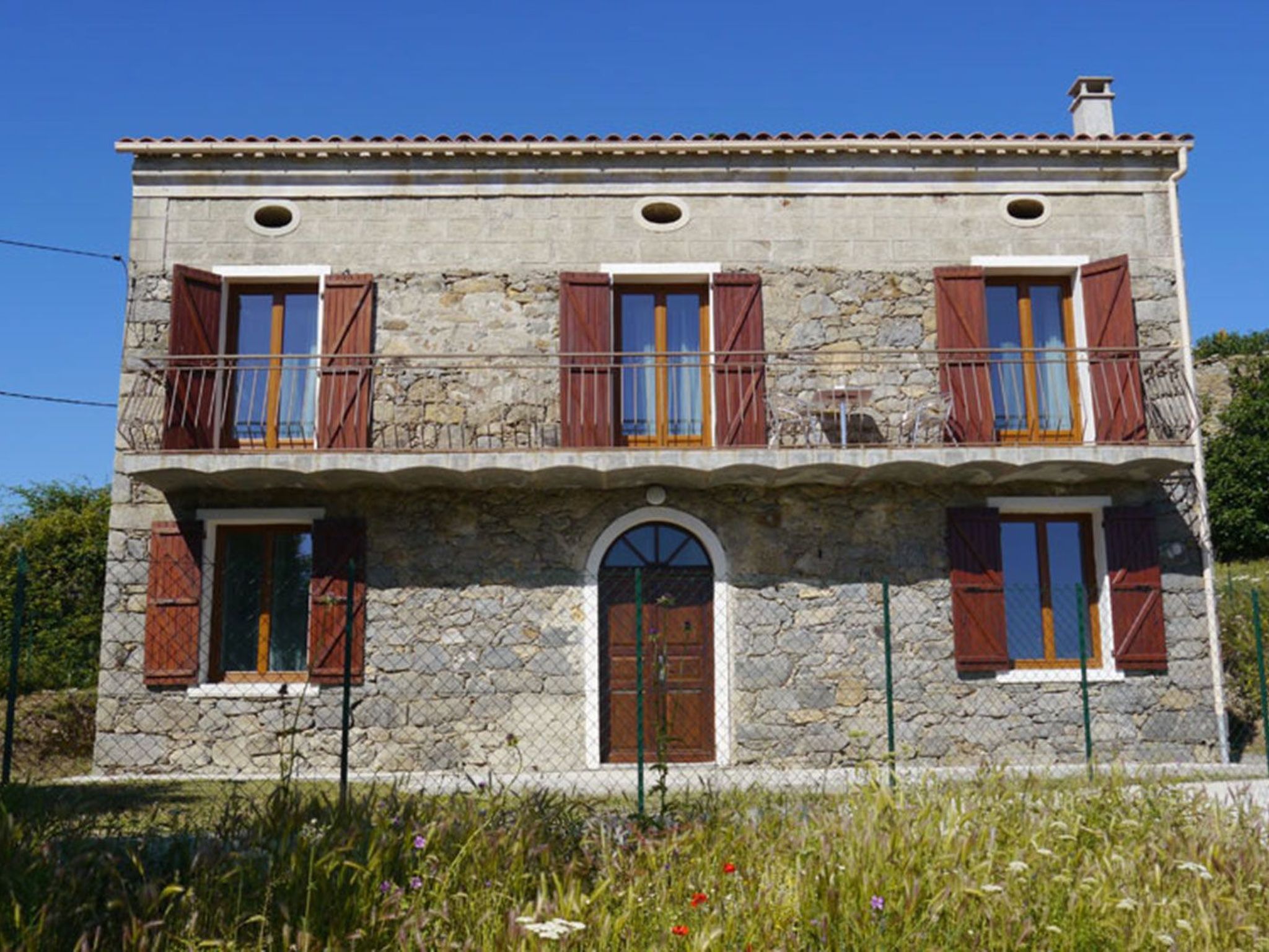 Vakantiehuis met omheinde tuin in Ghisonaccia (Frankrijk) 1 hond is welkom