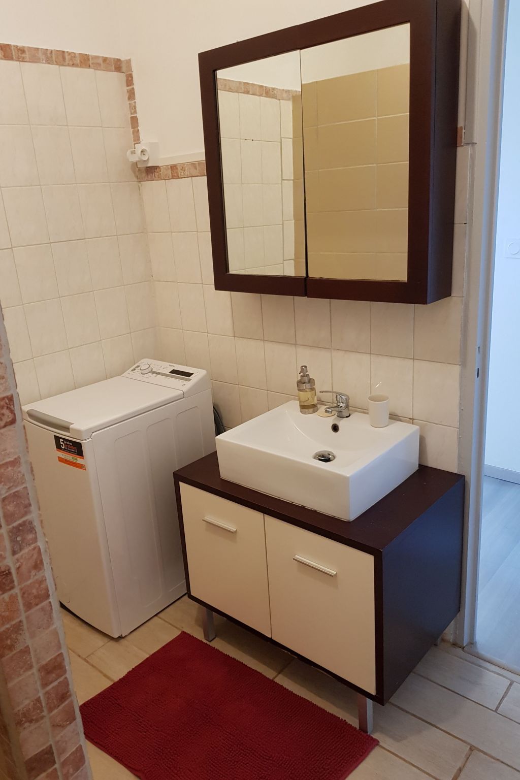 Ovu Wohnung mit beheiztem Pool und privatem Garten, 1 Minute vom Meer entfernt-Image-tags.info