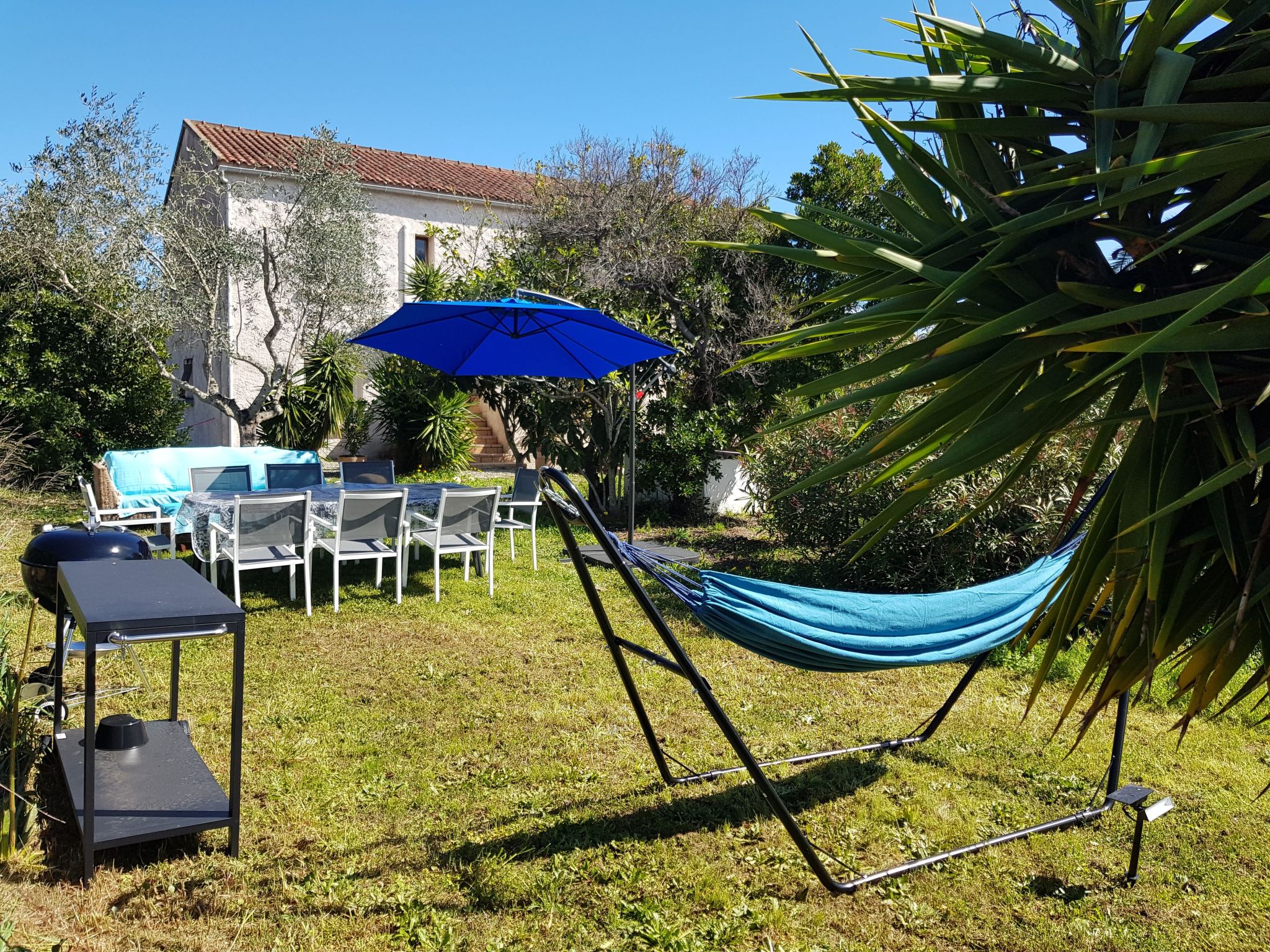 Ovu Wohnung mit beheiztem Pool und privatem Garten, 1 Minute vom Meer entfernt-Image-tags.info