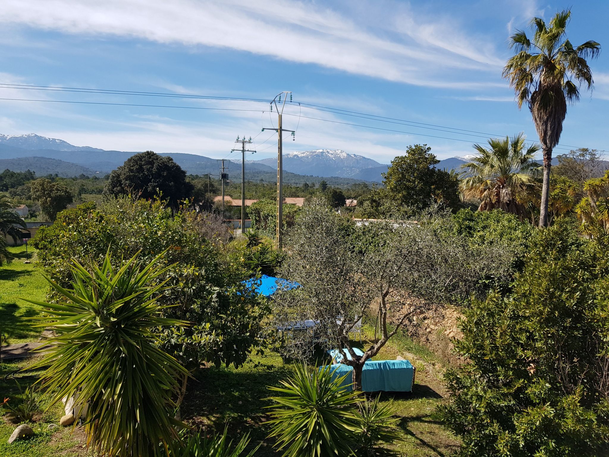 Villa Giorgha mit beheiztem Pool, 1 Minute vom Meer entfernt, großer Garten-Image-tags.info