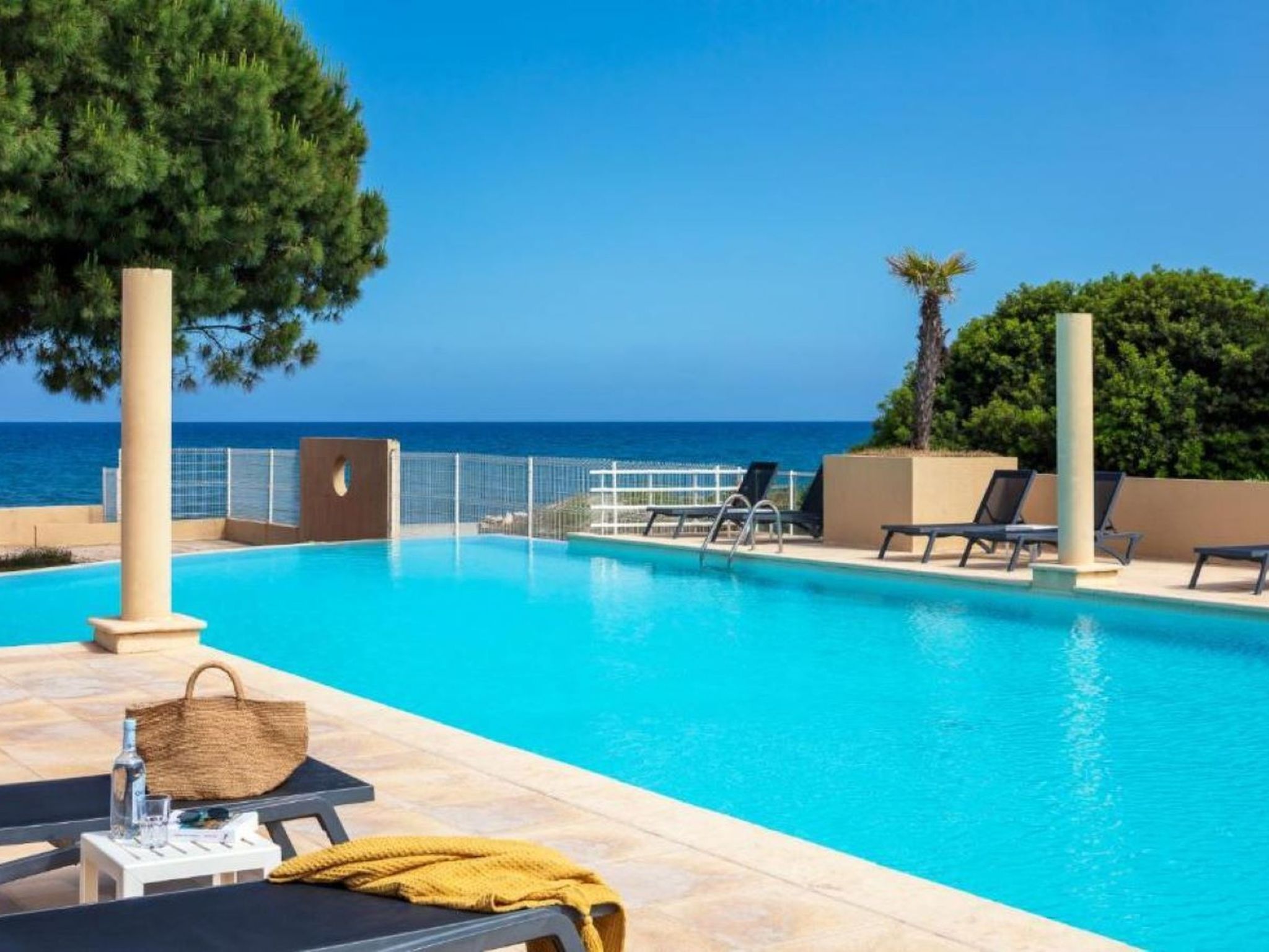 Photo of MB4 piscine