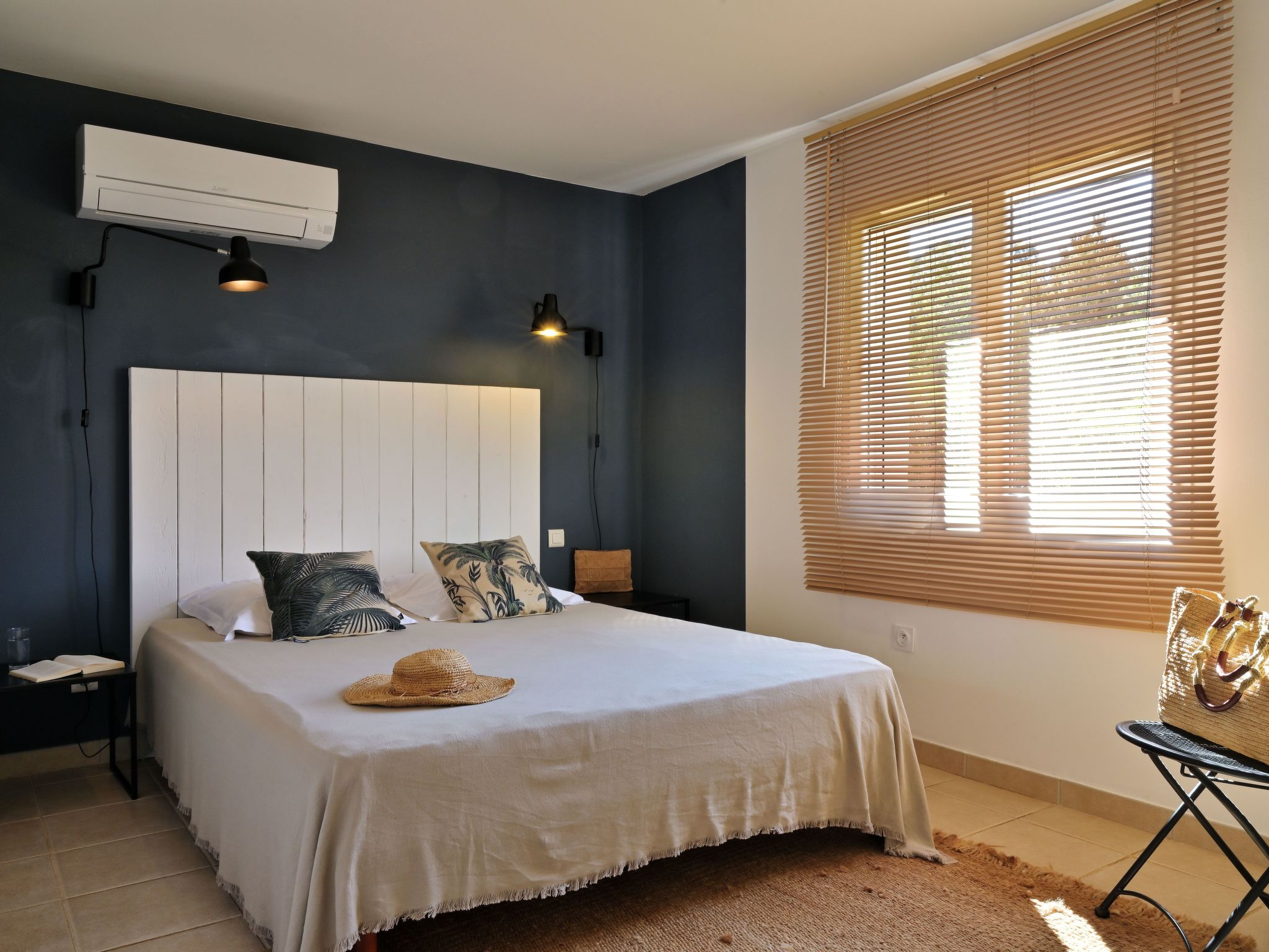 Villa mit Meerblick U Castagnu in geschützter Natur-Drinnen