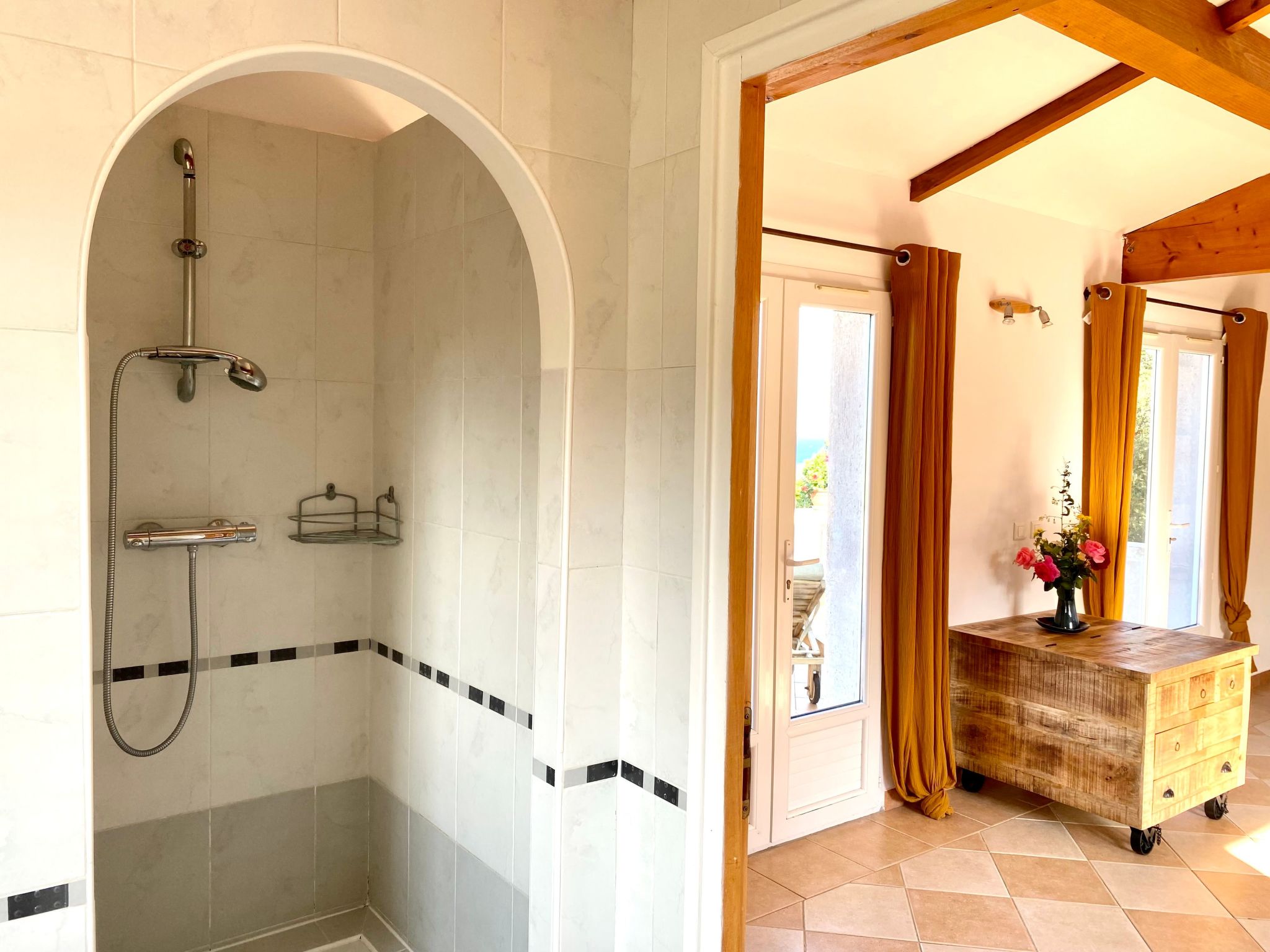 Villa mit Meerblick U Castagnu in geschützter Natur-Drinnen