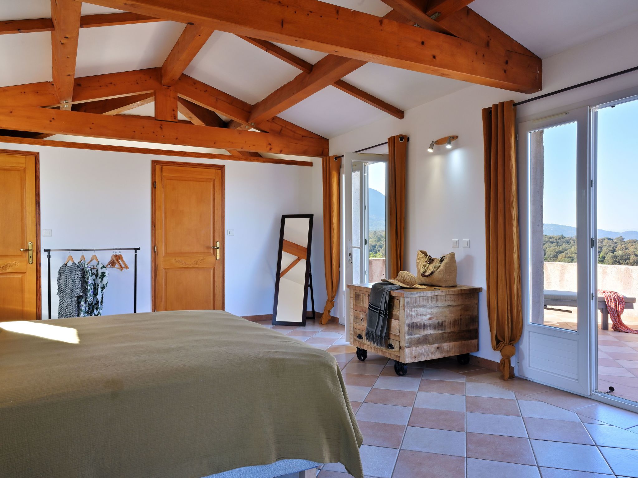 Villa mit Meerblick U Castagnu in geschützter Natur-Drinnen