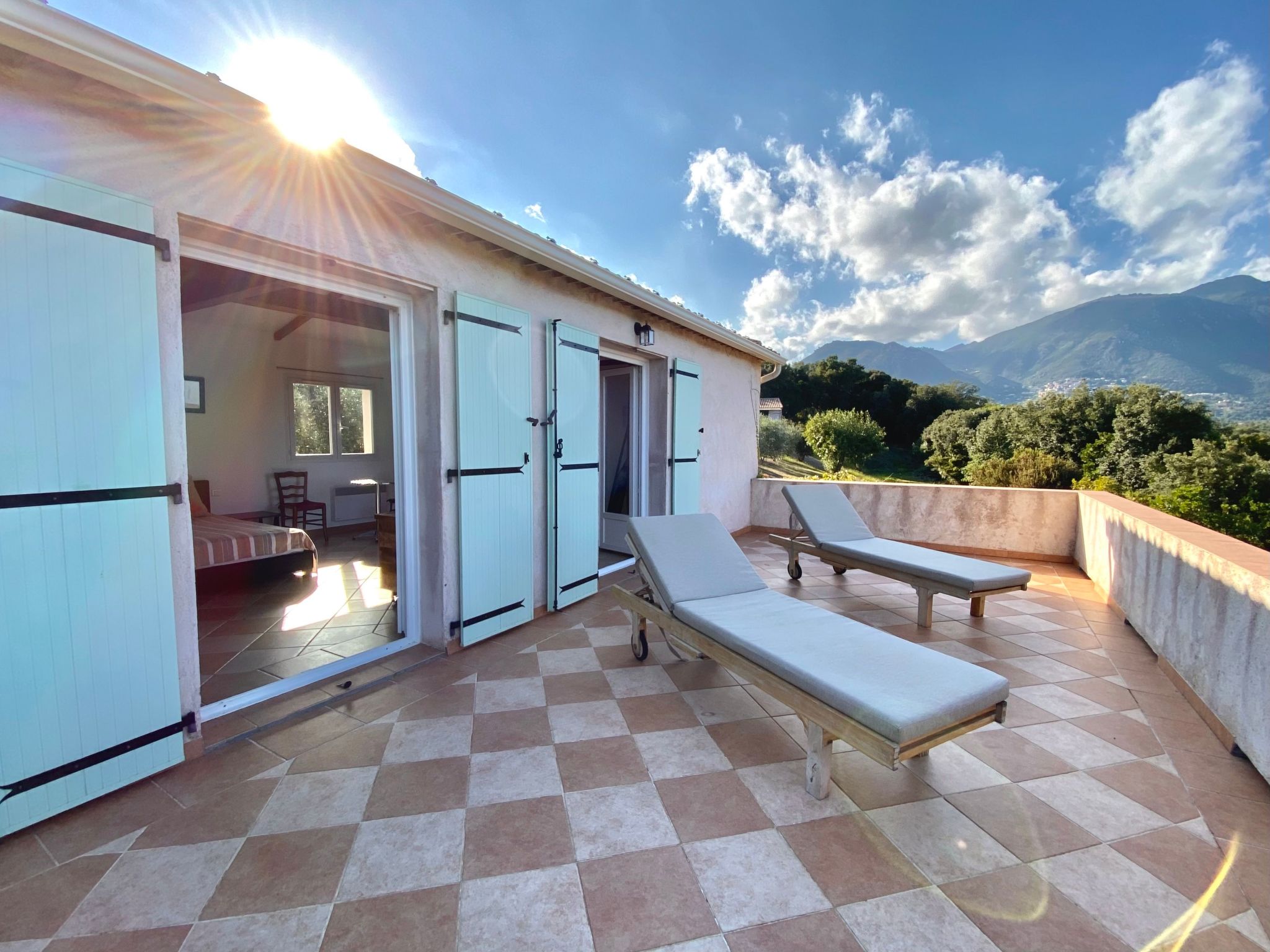 Villa mit Meerblick U Castagnu in geschützter Natur-Drinnen