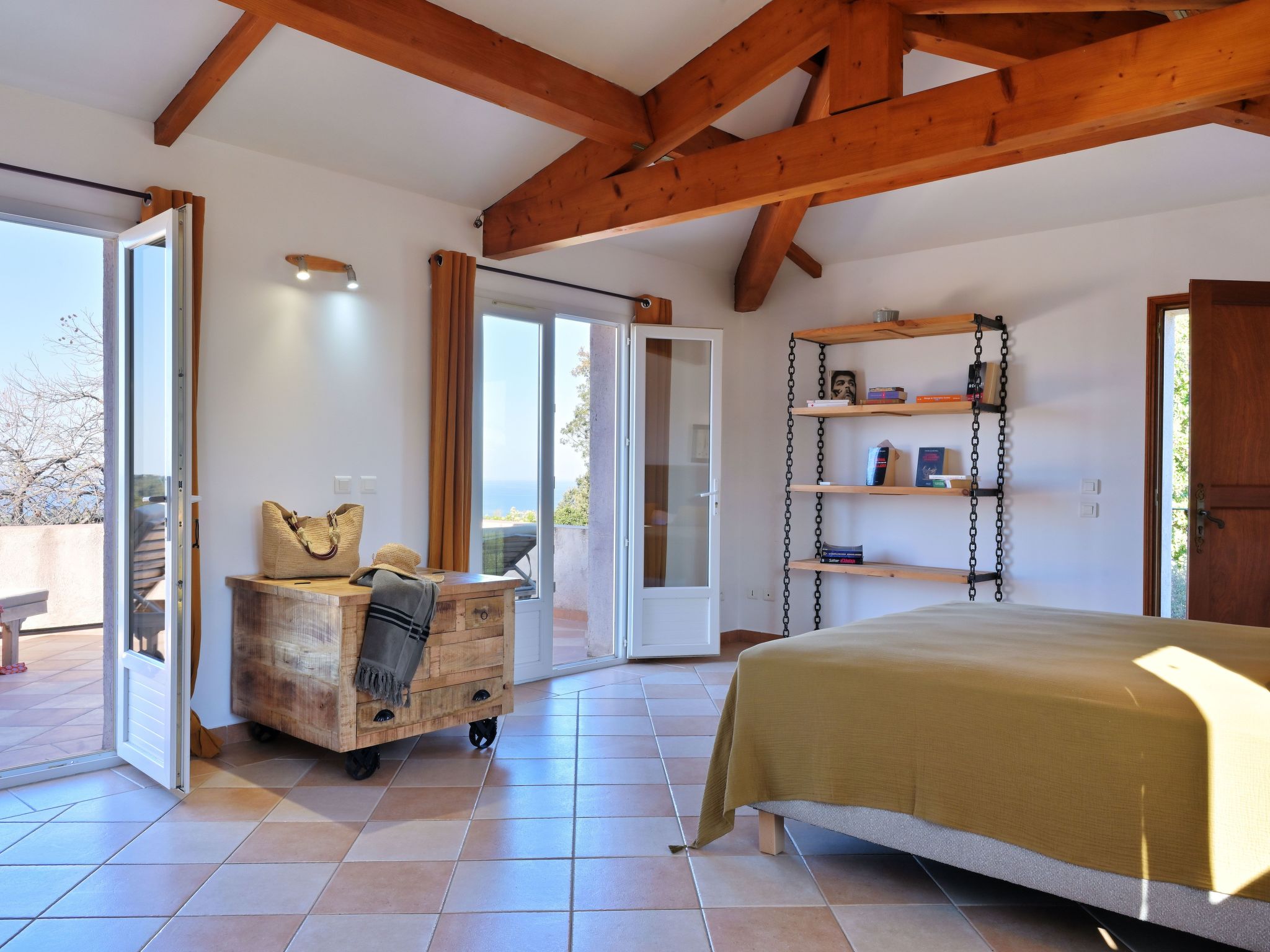 Villa mit Meerblick U Castagnu in geschützter Natur-Drinnen