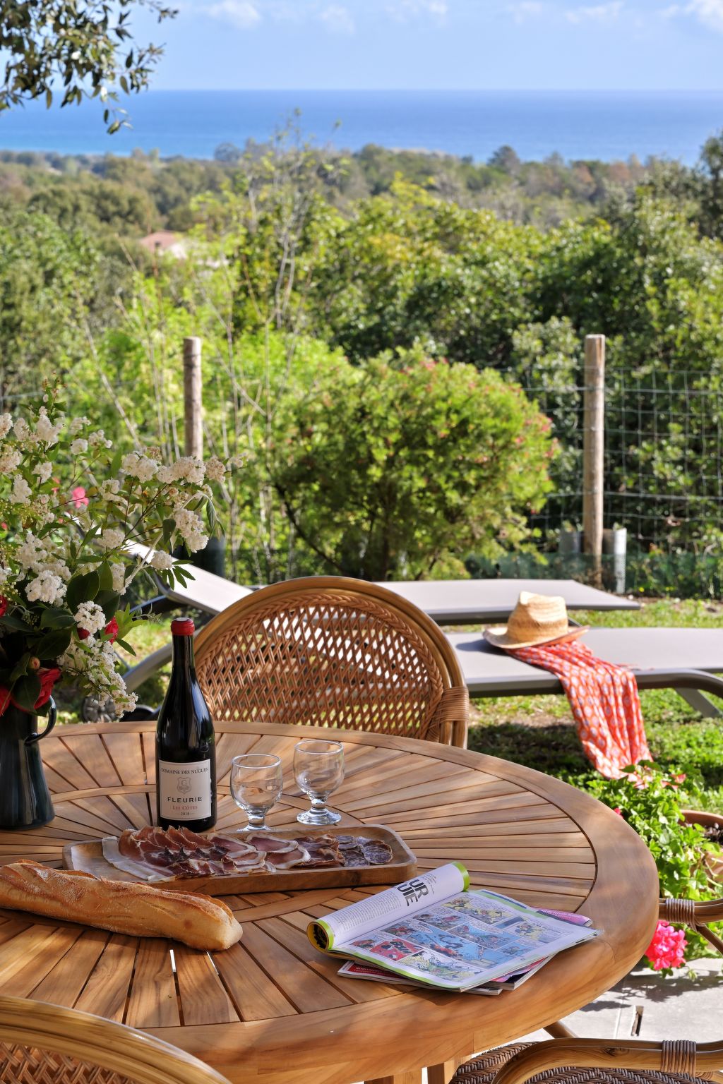 Weingut Punta della Guardia Panorama von Macchia und Meer-Drinnen