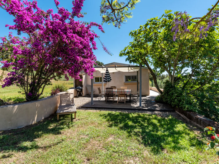 6-persoons vakantiehuis Maison Gerard met zee- en bergzicht in Cervione/Castagniccia