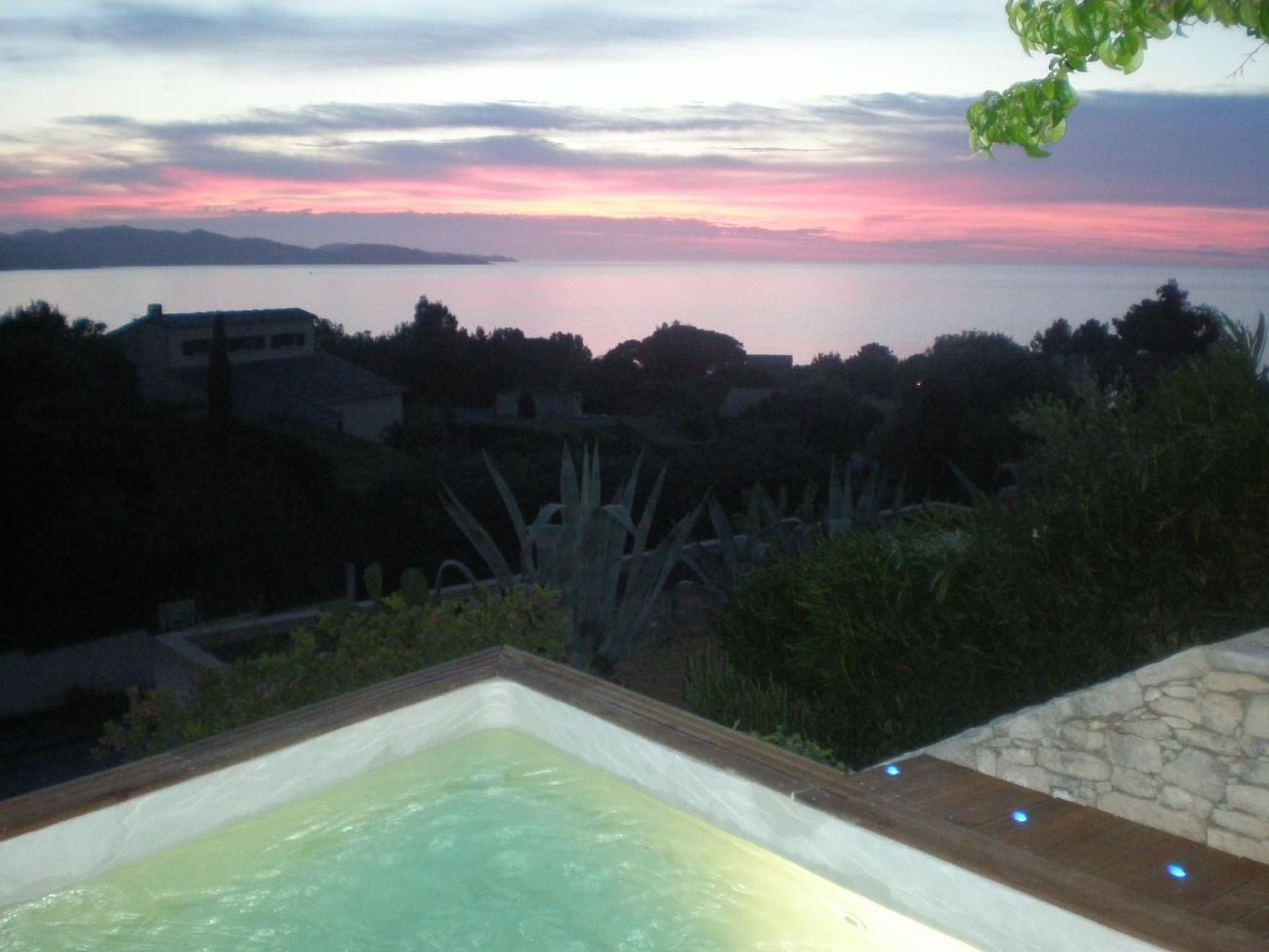 Pont de bateau, Meerblick mit privatem Pool-Drinnen