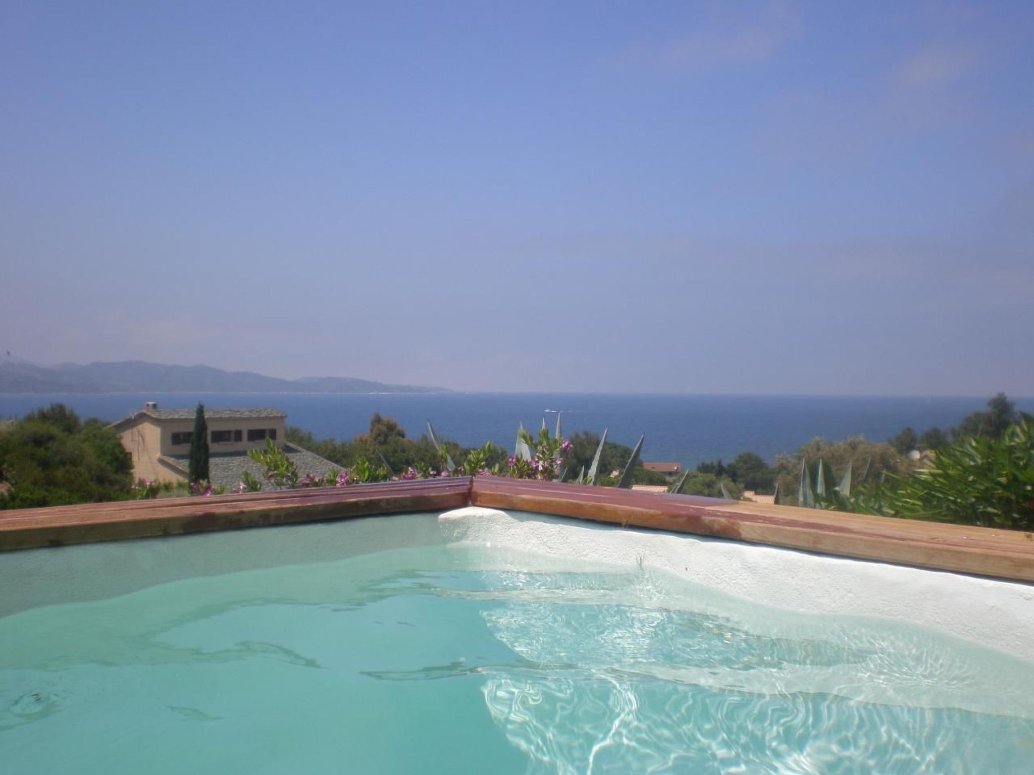 Pont de bateau, Meerblick mit privatem Pool-Drinnen