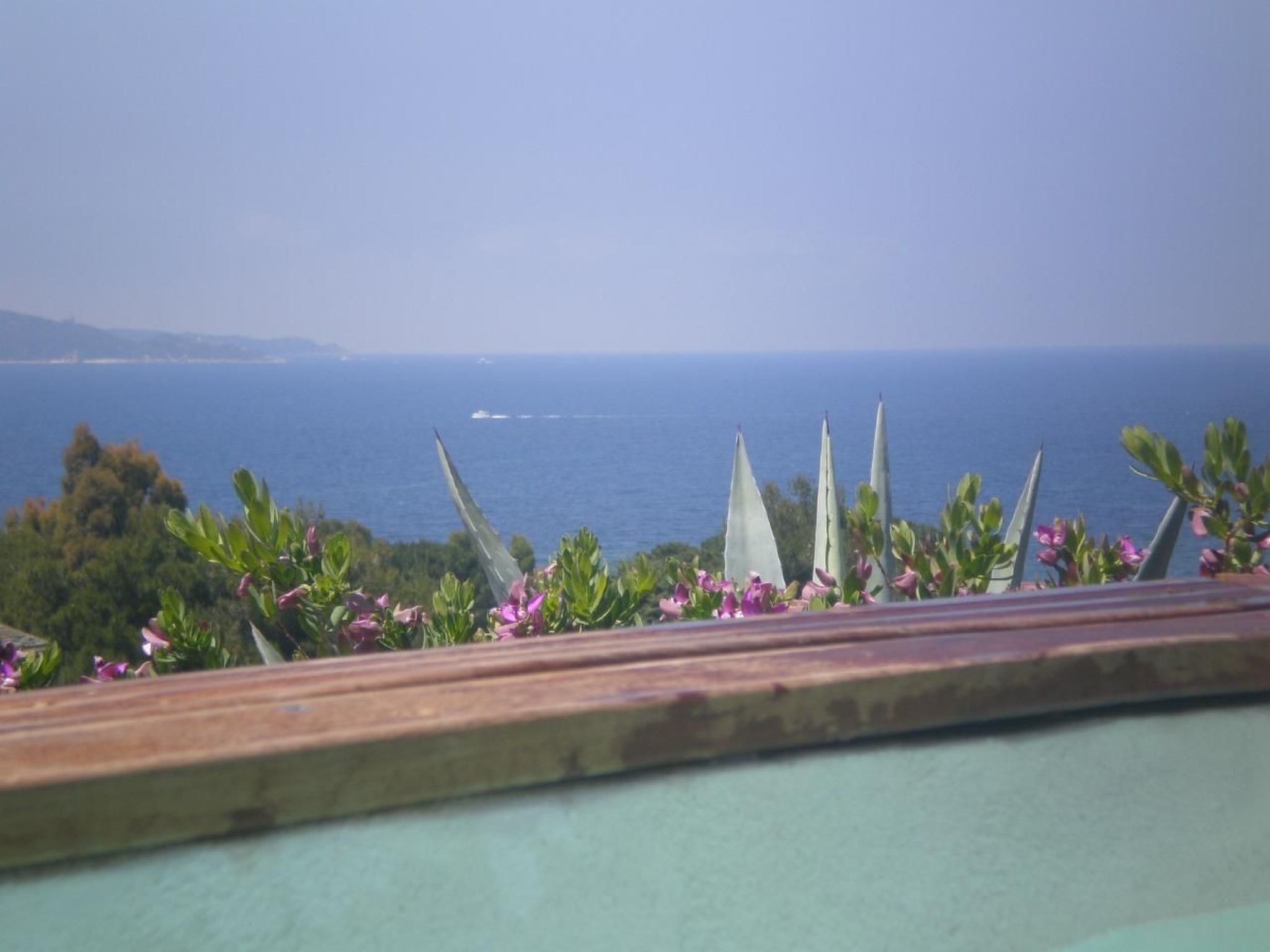 Pont de bateau, Meerblick mit privatem Pool-Drinnen